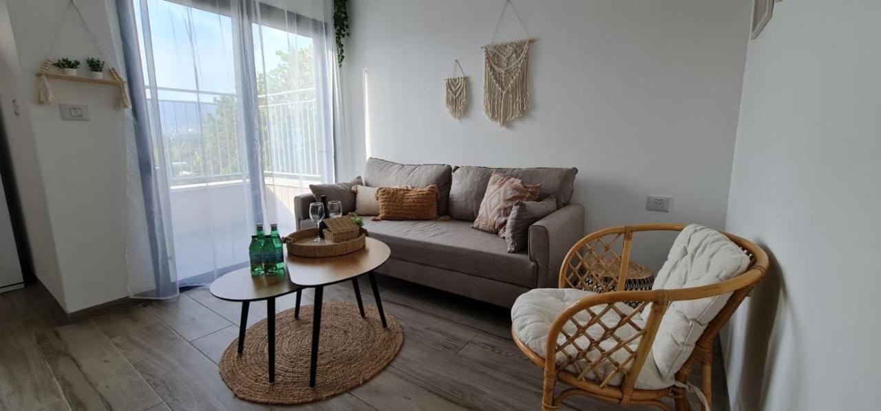 קסם של אירוח Apartment Хагошрим Екстериор снимка